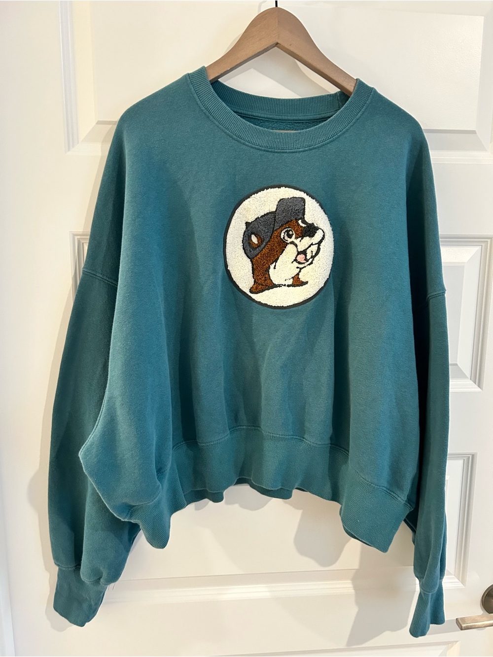 Buc-ee’s Tufted Beaver Sweatshirt Teal Size 2X